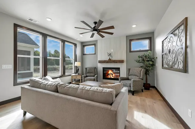 $649,900 | 895 Black Swan Drive, Menasha, WI 54952