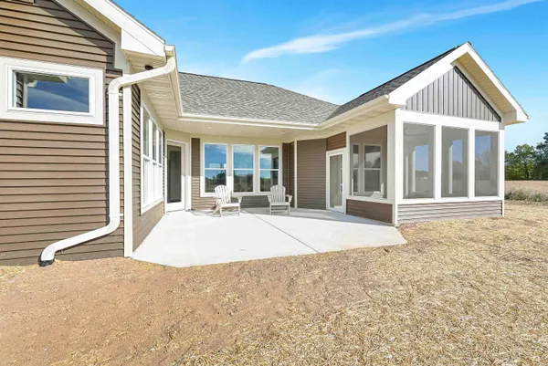 $649,900 | 895 Black Swan Drive, Menasha, WI 54952