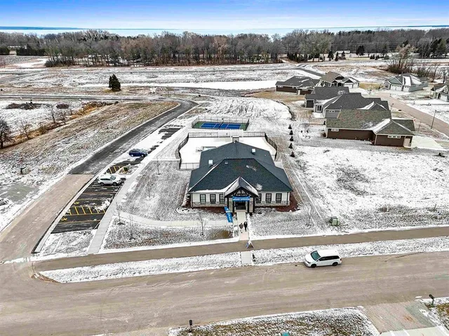 $649,900 | 895 Black Swan Drive, Menasha, WI 54952