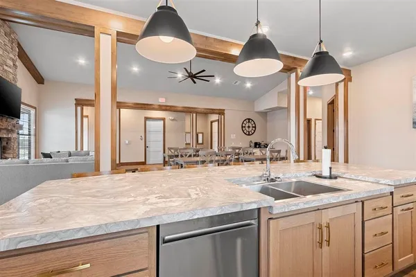 $649,900 | 895 Black Swan Drive, Menasha, WI 54952