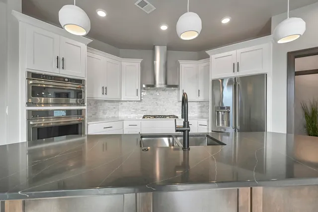 $649,900 | 895 Black Swan Drive, Menasha, WI 54952