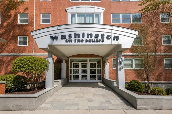 $3,800 | 1600 Beacon Street, Unit 701, Brookline, MA 02446