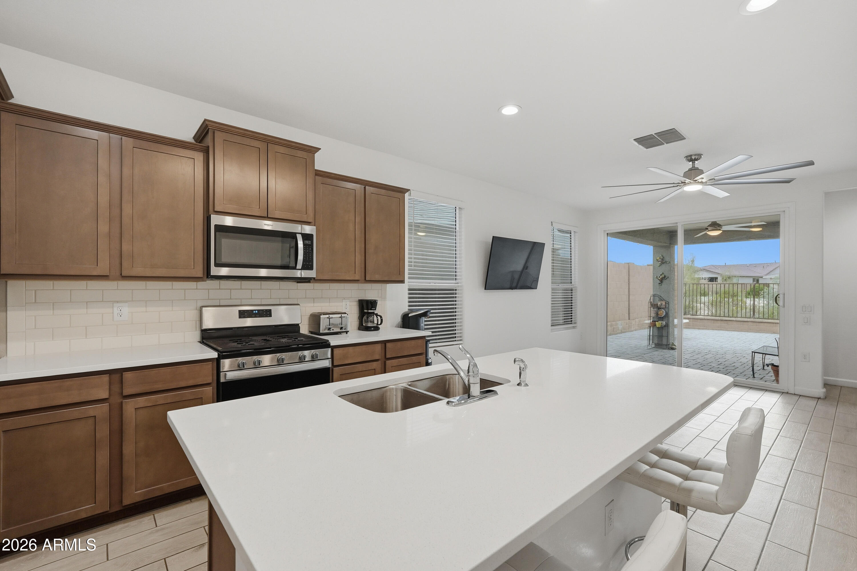 16537 West Hadley Street Goodyear, AZ 85338 - Photo 8 of 31 010_ListerPros