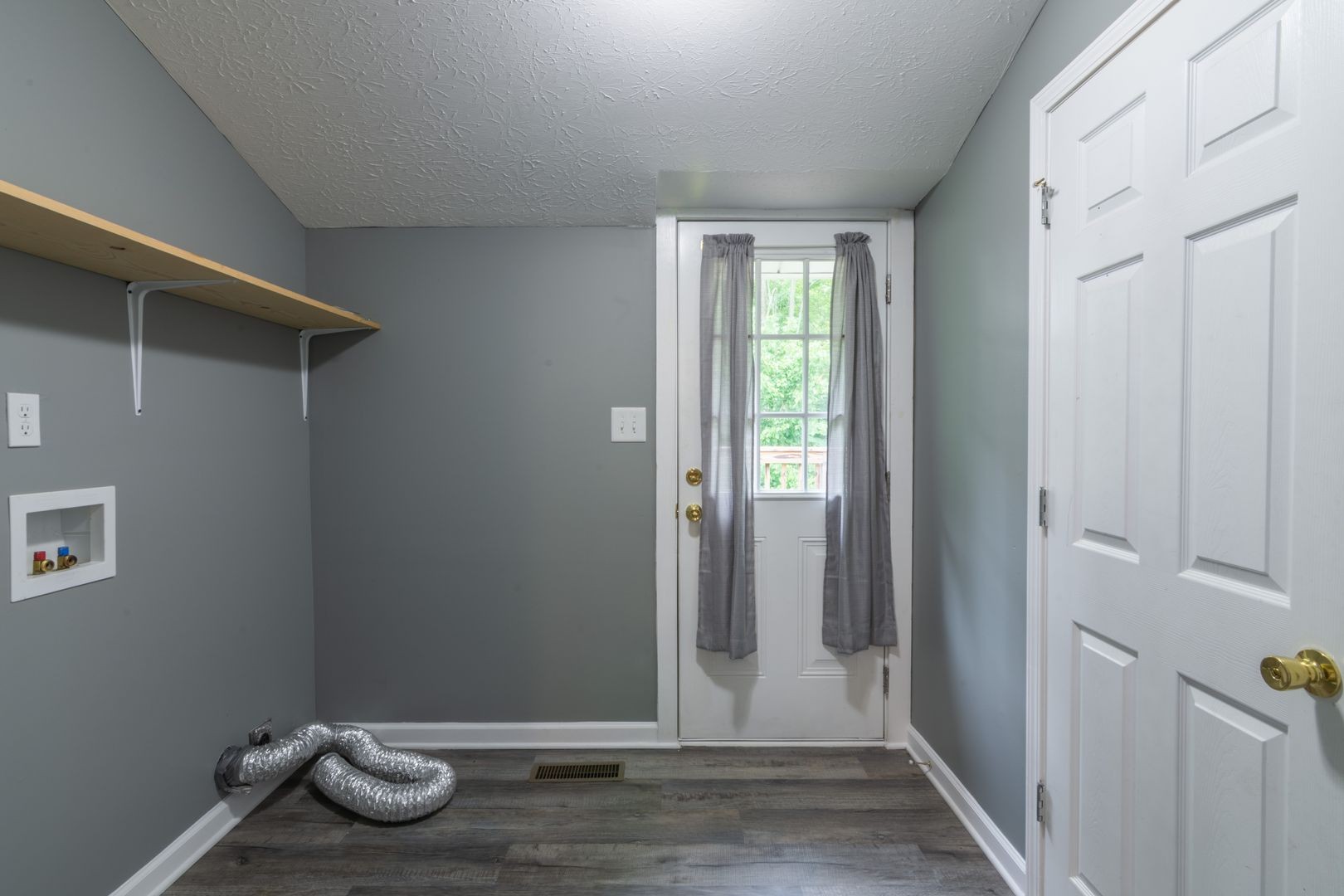 605 Days Road Lafayette, TN 37083 - Photo 16 of 17