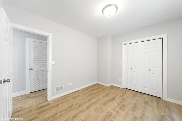 $2,200 | 6042 West 63rd Street, Unit 1, Chicago, IL 60638