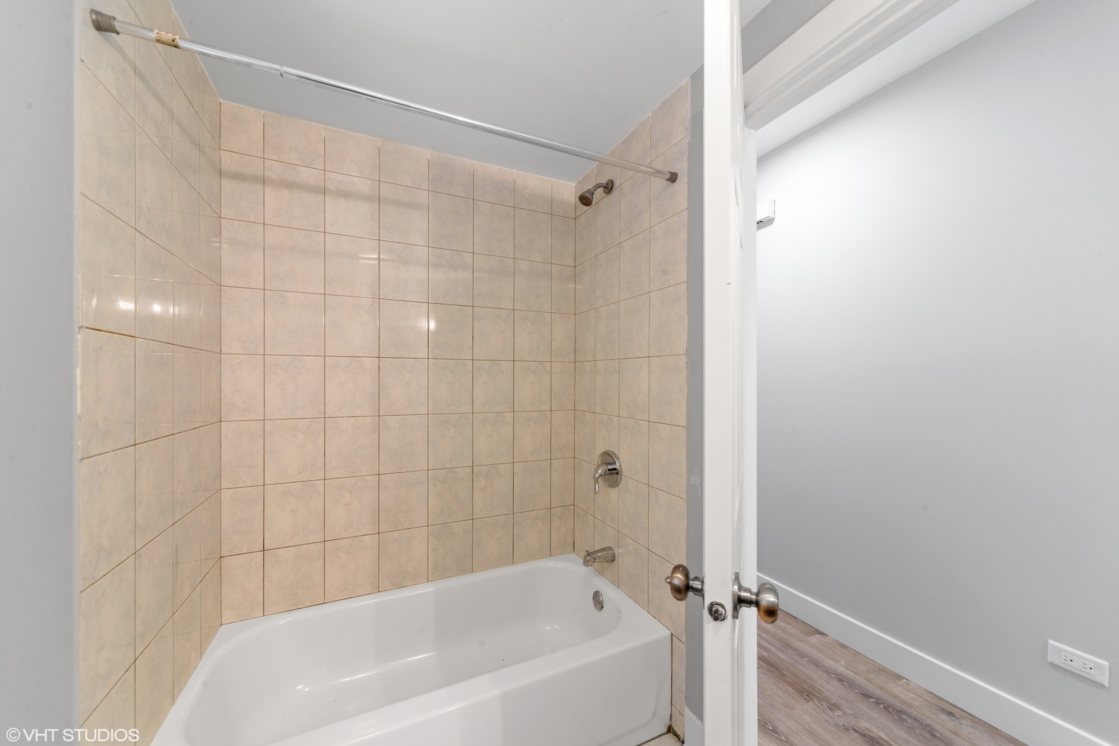6042 West 63rd Street, Unit 1 Chicago, IL 60638 - Photo 7 of 14