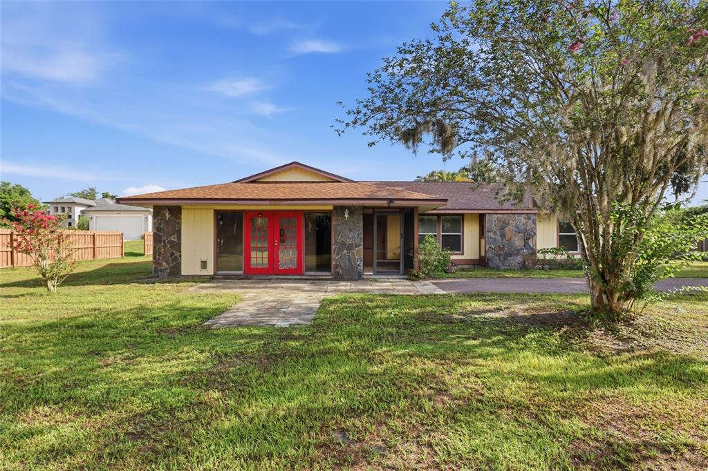 2951 Gocio Road Sarasota, FL 34235 - Photo 2 of 49