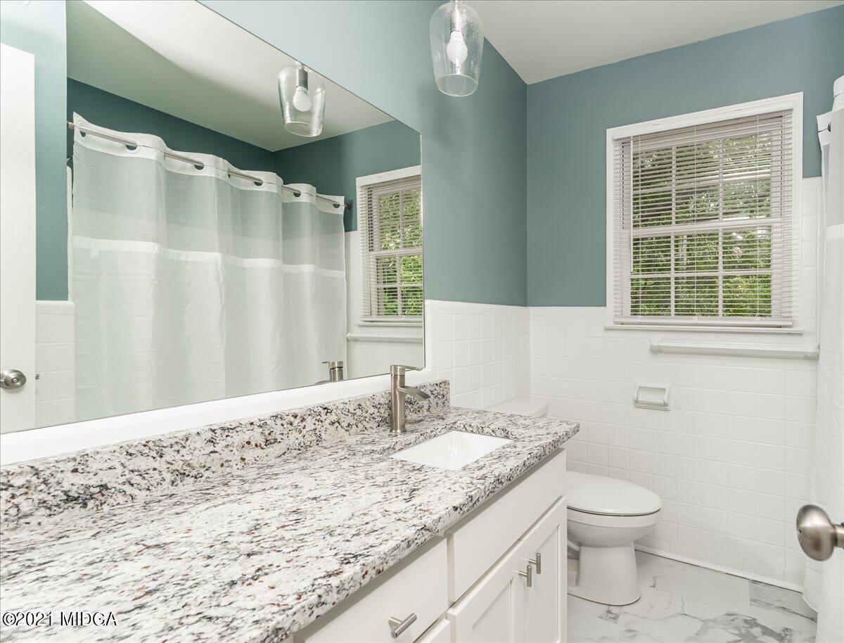 1211 Newport Road Macon, GA 31210 - Photo 22 of 44 Bathroom