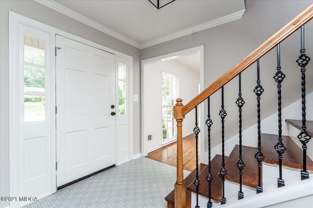 1211 Newport Road Macon, GA 31210 - Photo 4 of 44 Foyer