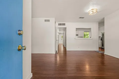 $298,000 | 4509 Donnelly Avenue, Fort Worth, TX 76107