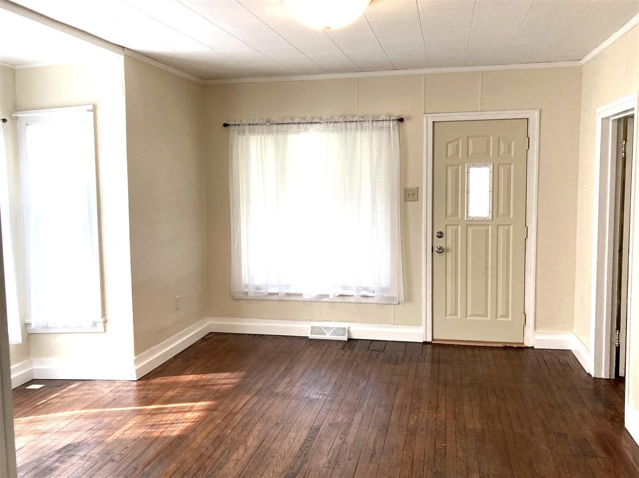 324 Sumner Street Waterloo, IA 50703 - Photo 10 of 22 Gallery Image 10