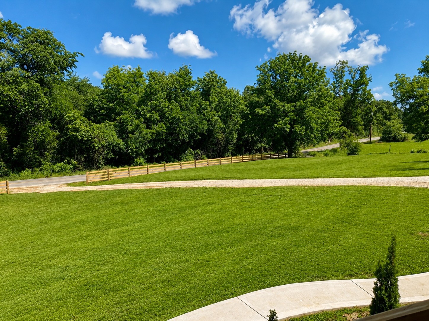 899 Southerland Road Dickson, TN 37055 - Photo 4 of 20