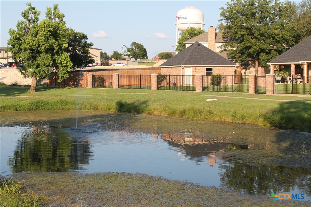 3702 Fall Creek Lane Temple, TX 76504 - Photo 11 of 13 a front view of a house with garden