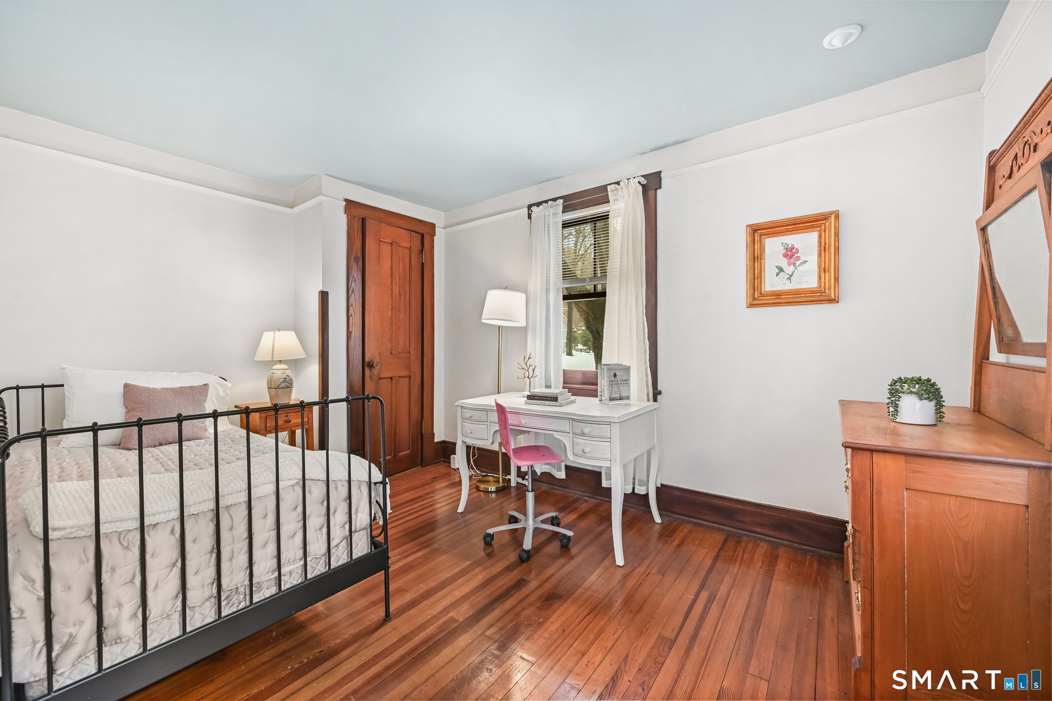 32 Catalpa Road Wilton, CT 06897 - Photo 20 of 36 a living room with furniture and wooden floor