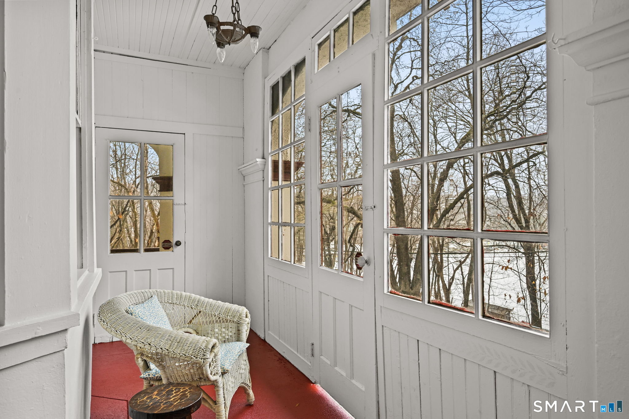 32 Catalpa Road Wilton, CT 06897 - Photo 6 of 36 a living room with furniture and a window