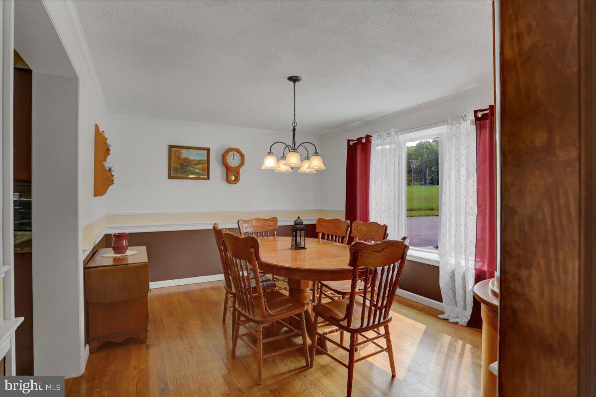 10263 Old Forge Road Waynesboro, PA 17268 - Photo 19 of 44 dining room