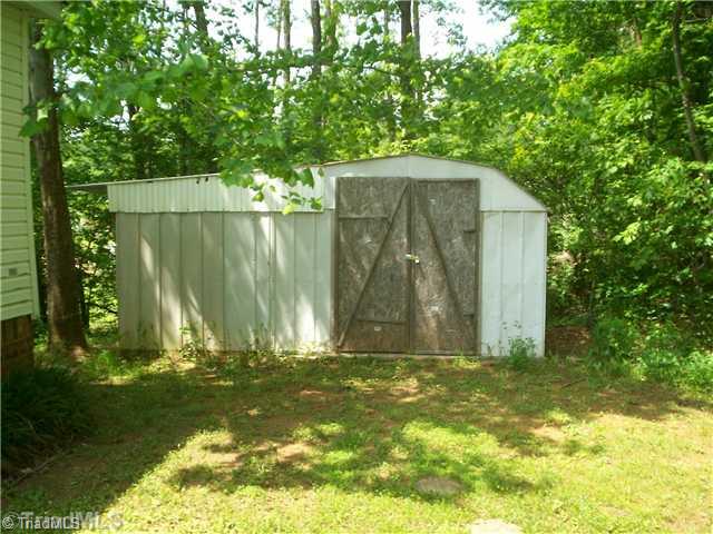 1340 Frans Road Westfield, NC 27053 - Photo 15 of 16 Outbuilding.