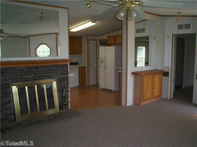 1340 Frans Road Westfield, NC 27053 - Photo 3 of 16 Living Room.