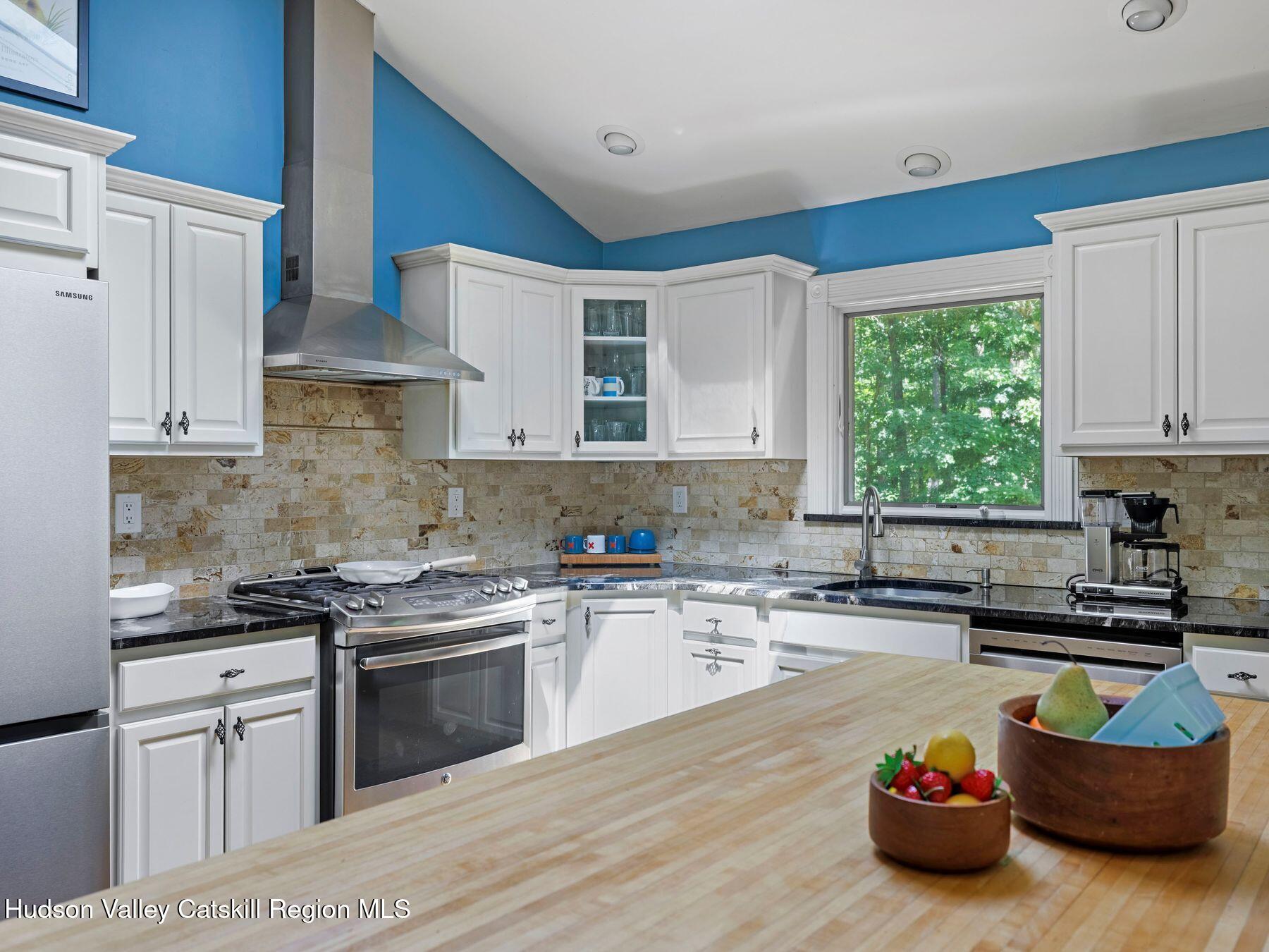 72 Van Dale Road Woodstock, NY 12498 - Photo 14 of 37 photo_online_074