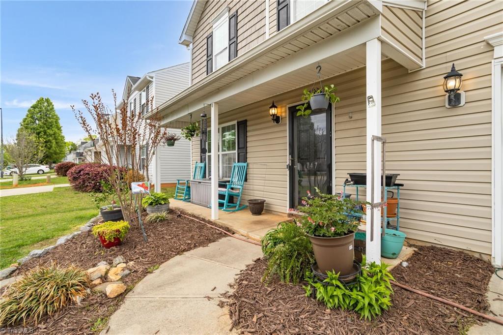 747 Bitting Hall Circle Rural Hall, NC 27045 - Photo 4 of 29