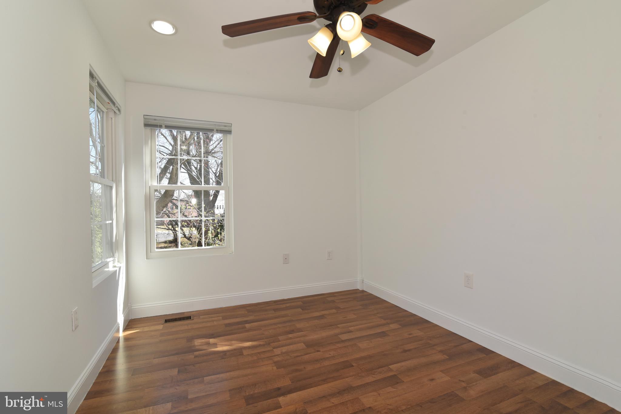 453 Foxridge Drive Southwest Leesburg, VA 20175 - Photo 26 of 35 Bedroom 3