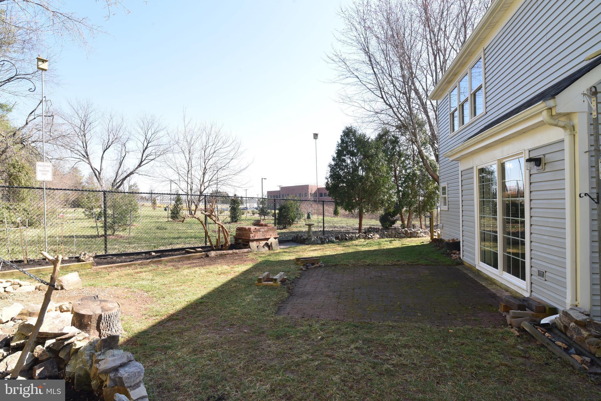 453 Foxridge Drive Southwest Leesburg, VA 20175 - Photo 29 of 35 Backyard