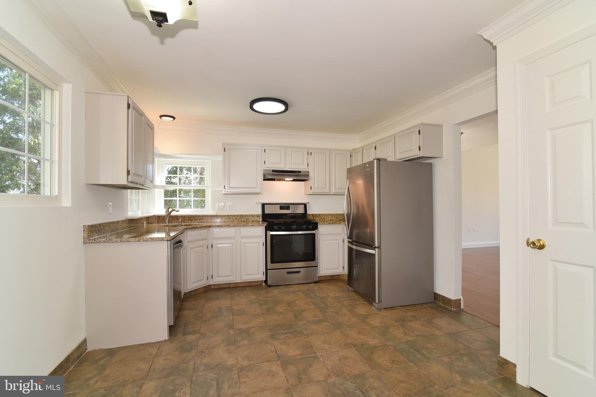 453 Foxridge Drive Southwest Leesburg, VA 20175 - Photo 10 of 35 View of Kitchen from the Family Room