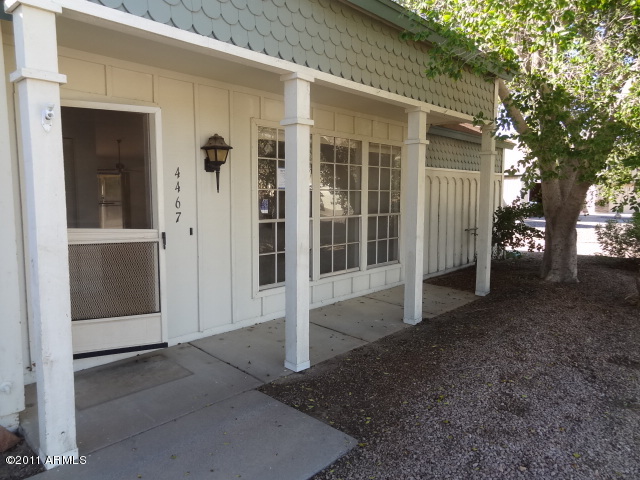 4467 East Pearce Road Phoenix, AZ 85044 - Photo 8 of 25 023-142253- front patio