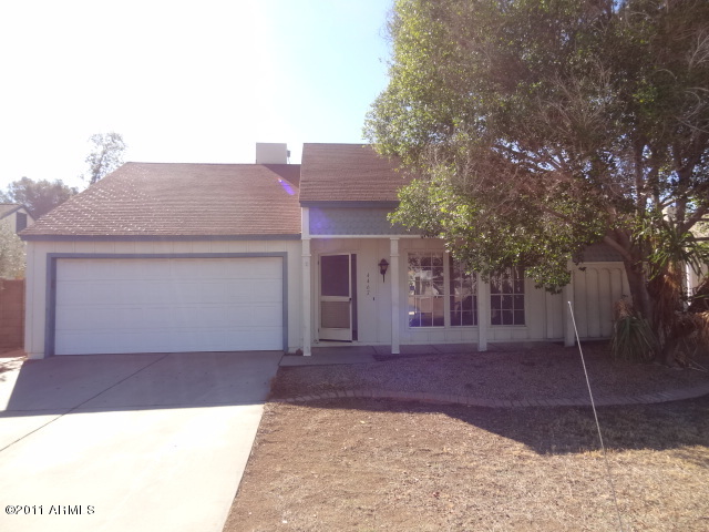 4467 East Pearce Road Phoenix, AZ 85044 - Photo 9 of 25 023-142253- Front