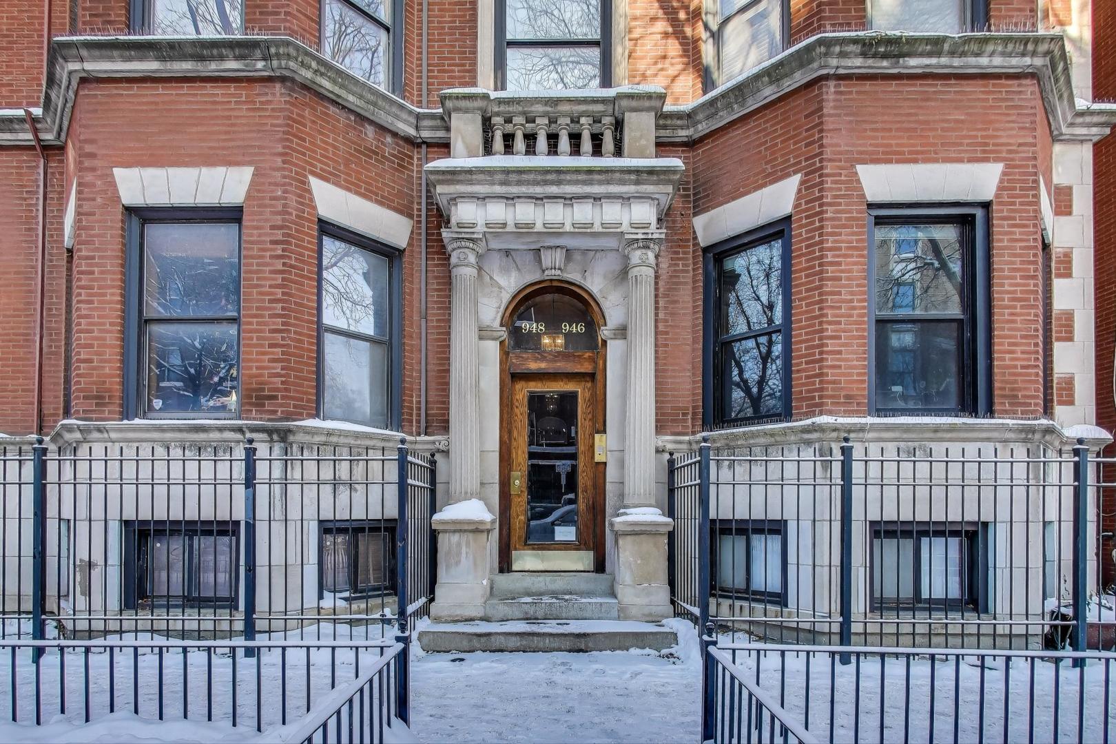 948 West Sheridan Road, Unit 2D Chicago, IL 60613 - Photo 2 of 20