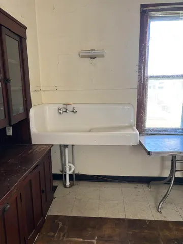 $92,000 | 810 Vine Street, Manistee, MI 49660