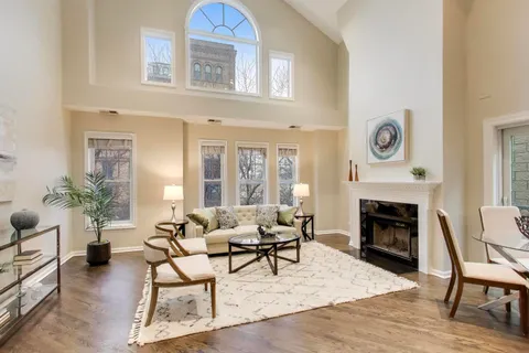 $824,900 | 1312 West Fletcher Street, Unit 3W, Chicago, IL 60657