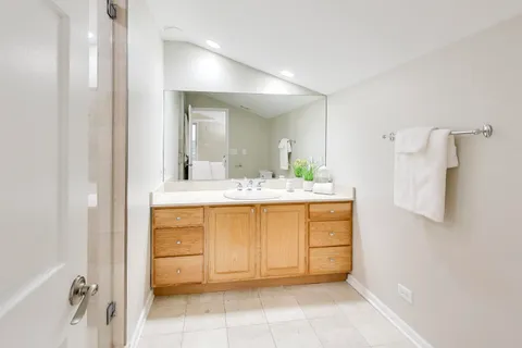 $824,900 | 1312 West Fletcher Street, Unit 3W, Chicago, IL 60657