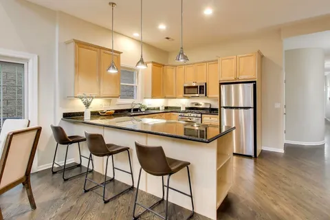 $824,900 | 1312 West Fletcher Street, Unit 3W, Chicago, IL 60657