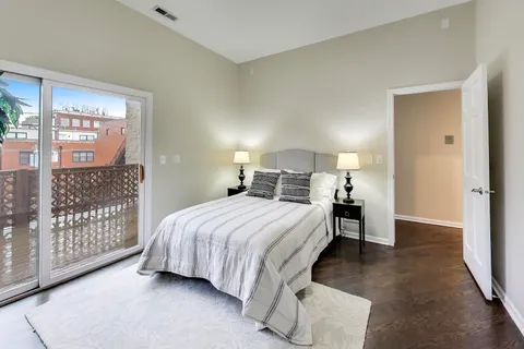 $824,900 | 1312 West Fletcher Street, Unit 3W, Chicago, IL 60657