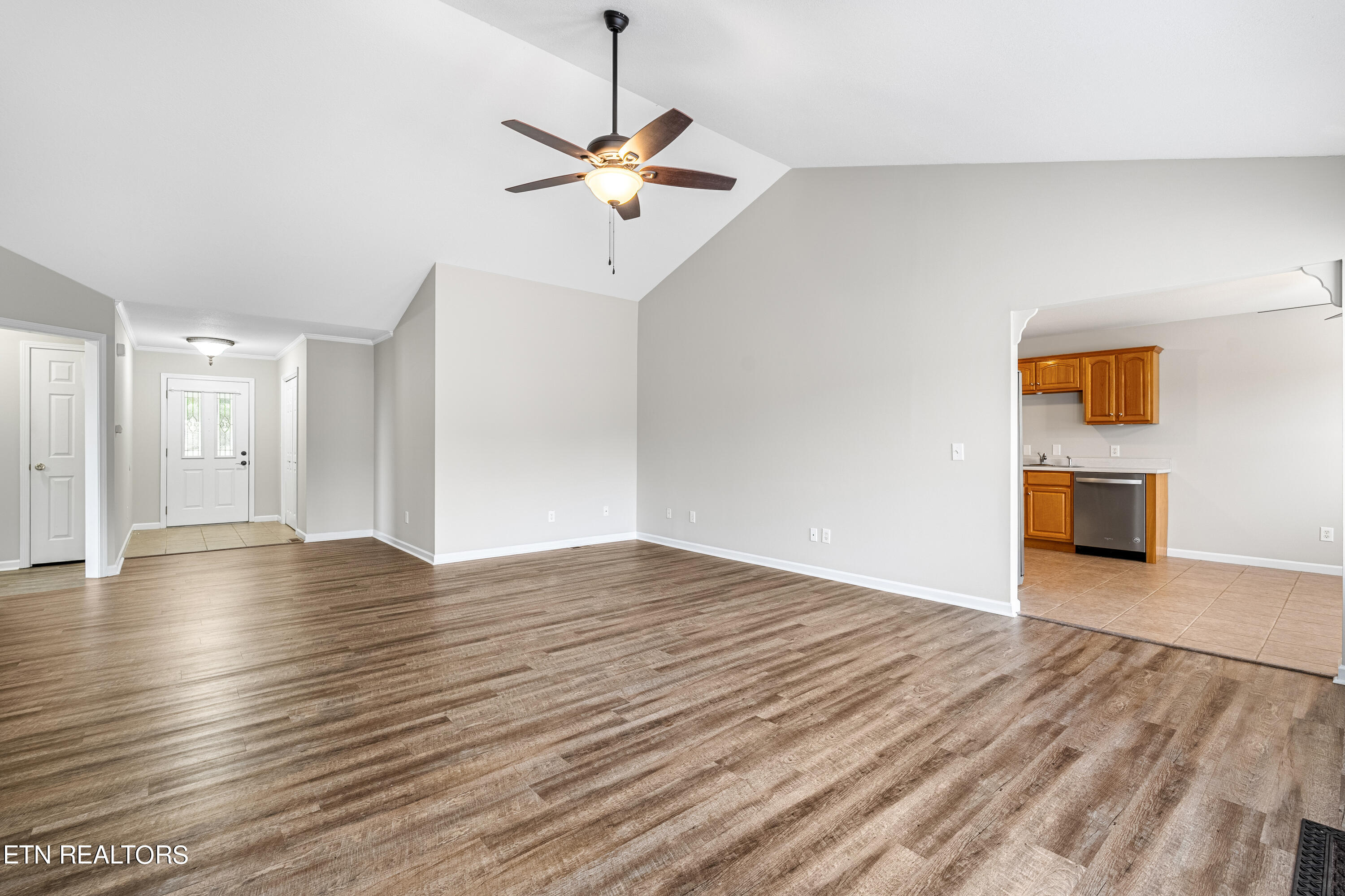 142 Country Way Road Vonore, TN 37885 - Photo 4 of 31 DSC08731-HDR
