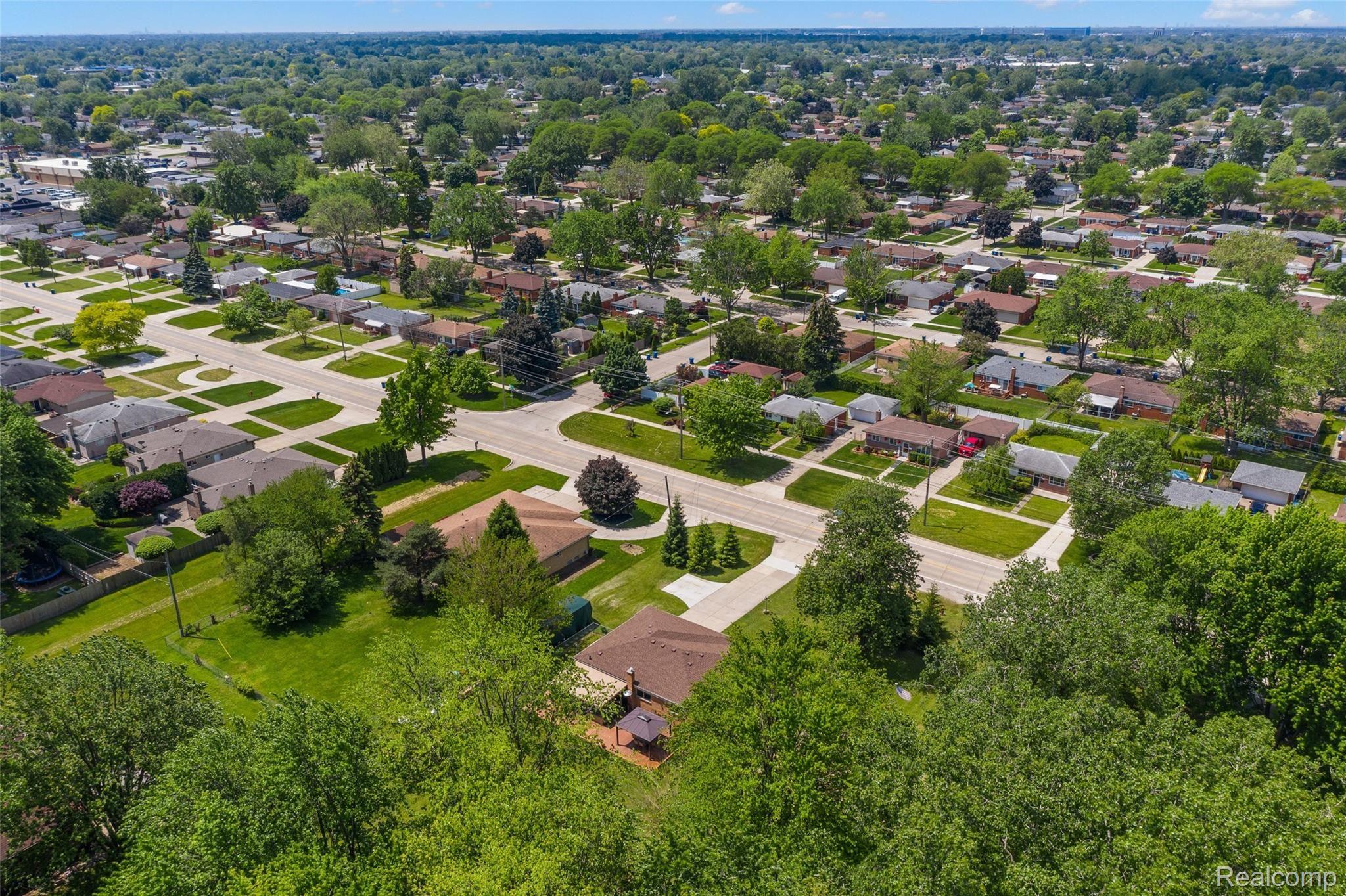 31588 Hayes Road Fraser, MI 48026 - Photo 14 of 58 31588 Hayes-25.jpg