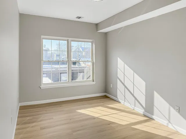 $2,500 | 729-731 Broadway, Unit 2, Bayonne, NJ 07002