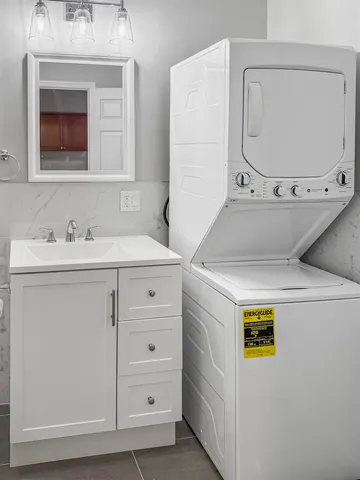 $2,500 | 729-731 Broadway, Unit 2, Bayonne, NJ 07002