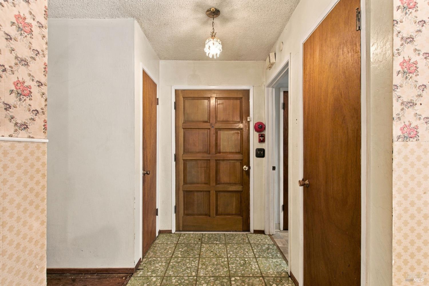 1075 Partrick Road Napa, CA 94558 - Photo 20 of 57 Entry