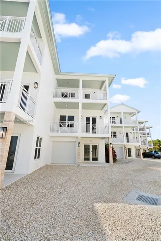 $1,599,000 | 84745 Old Highway, Unit 13, Islamorada, FL 33036