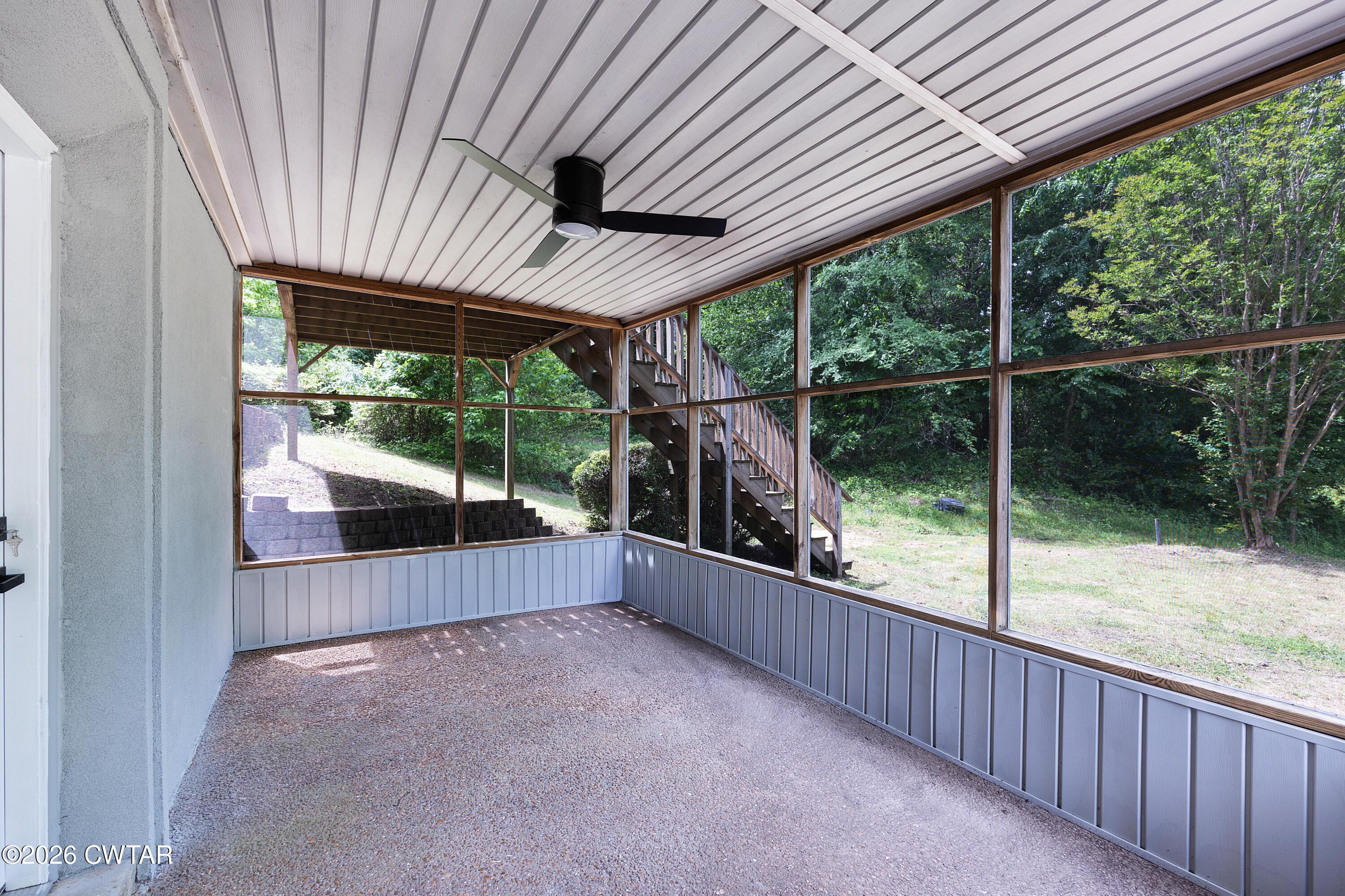 3075 Old Huntingdon Road Lexington, TN 38351 - Photo 19 of 19 a view of a porch