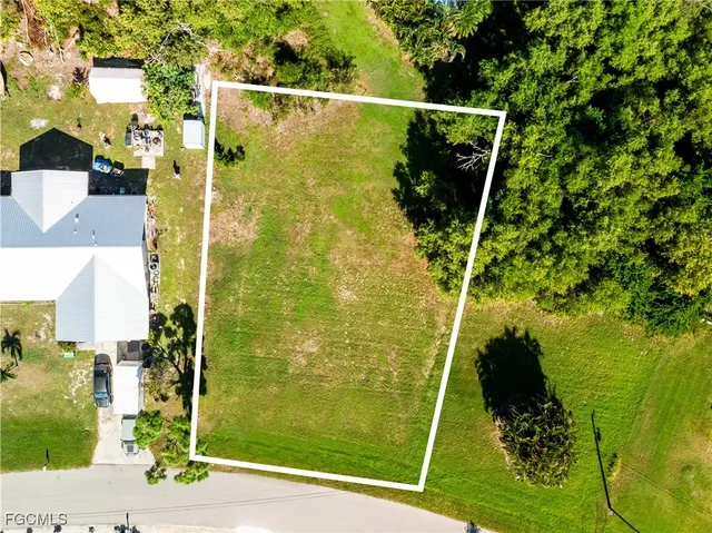 a view of a bathroom