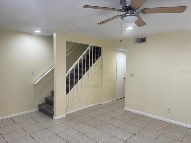 a view of an entryway with a workspace