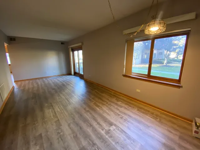 $204,900 | 1105 East Division Street, Unit 1B, Lockport, IL 60441