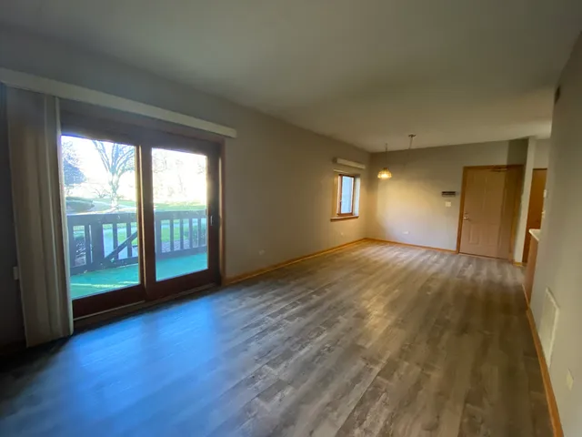 $204,900 | 1105 East Division Street, Unit 1B, Lockport, IL 60441