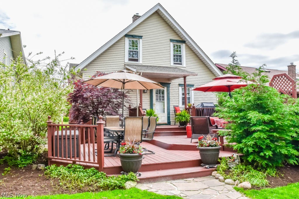 2707 10th Street Northwest Canton, OH 44708 - Photo 27 of 34 Beautiful tiered deck!