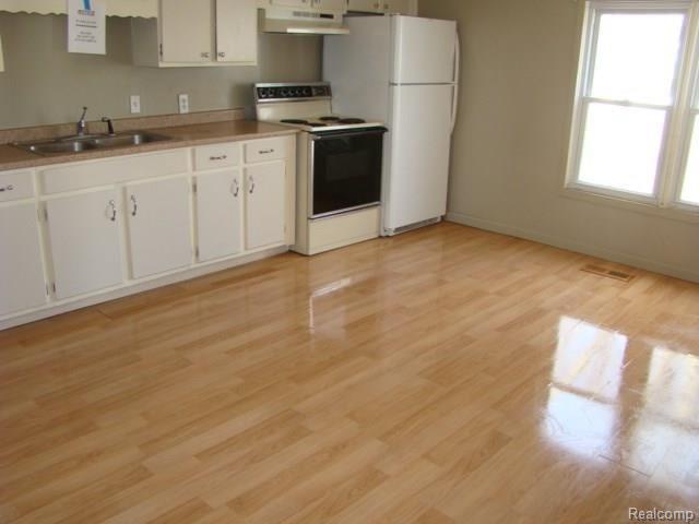 3151 Harrison Avenue Rochester, MI 48307 - Photo 16 of 28 DSC06777.jpg