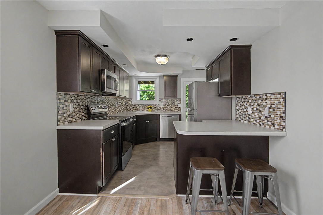 3399 Post Road, Unit 14 Warwick, RI 02886 - Photo 7 of 23 UPDATED KITCHEN