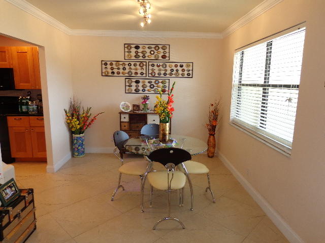 22485 Southwest 61st Way, Unit 235 Boca Raton, FL 33428 - Photo 2 of 22 dining area